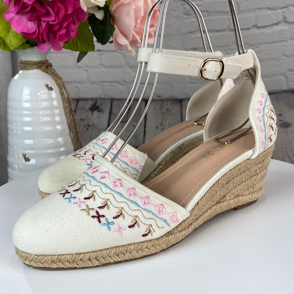 NWOT: DREAM PAIRS Cream & Multicolored Canvas Espadrilles Wedges